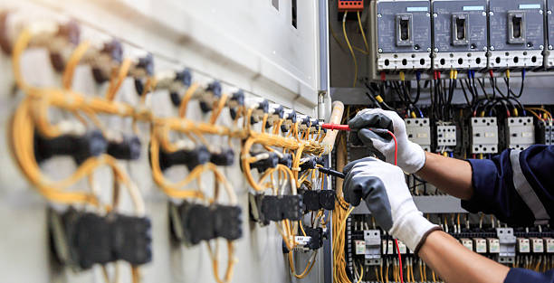 Professional Electrician technician working in Phoenix, AZ
